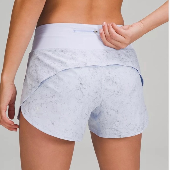 Lululemon Speed Up Mid-Rise Lined
Short 4"
Gravel Dust Pastel Blue Multi - Picture 2 of 9